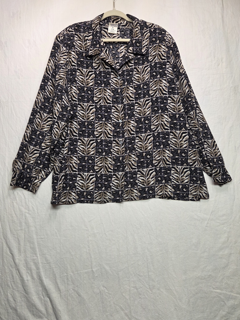 Allison Daley Black and Cream Geometric Animal-Print Button-Down Size 22W. #0109
